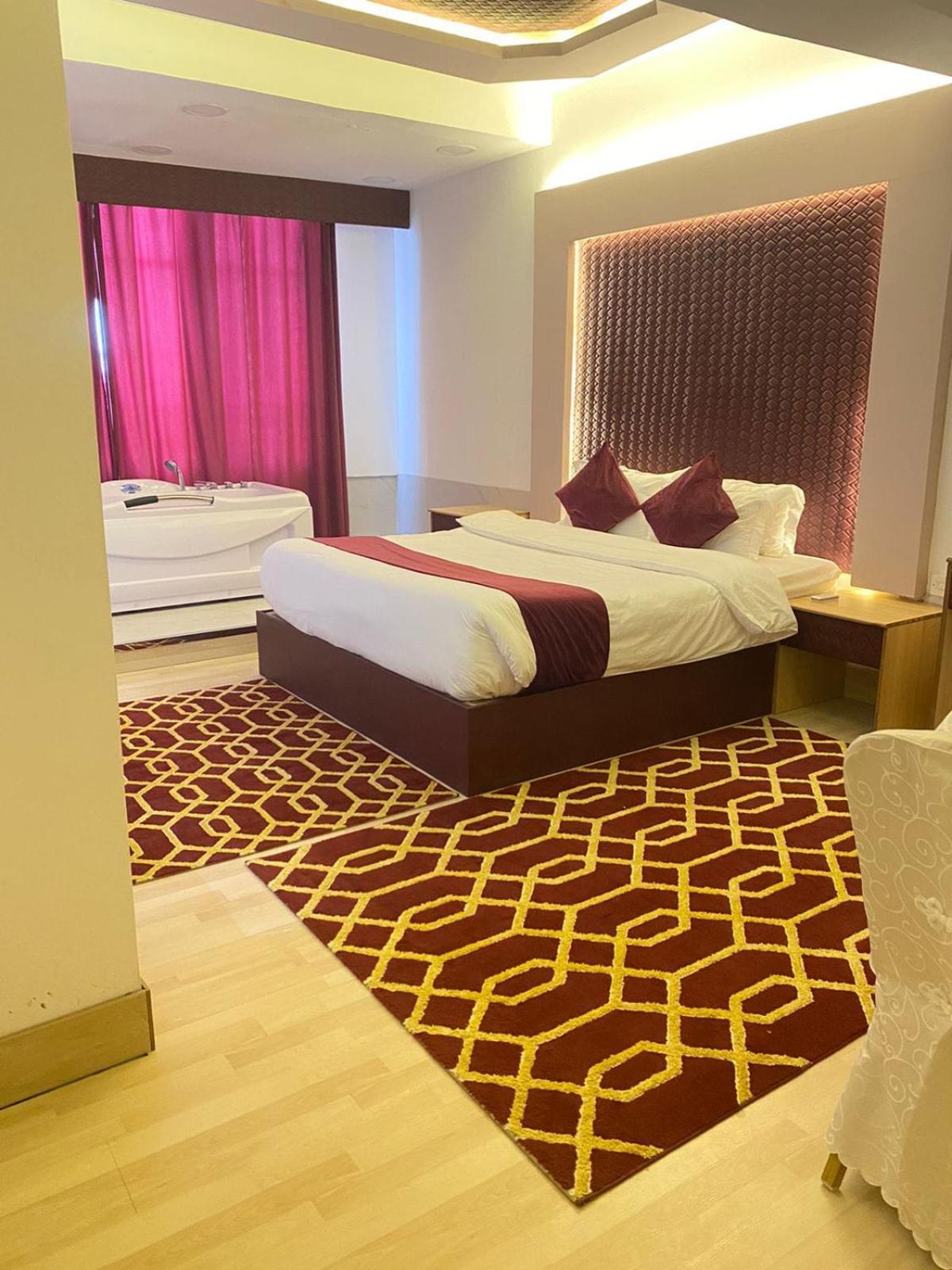 Al Hussam Hotel Apartments Rusayl Exterior photo